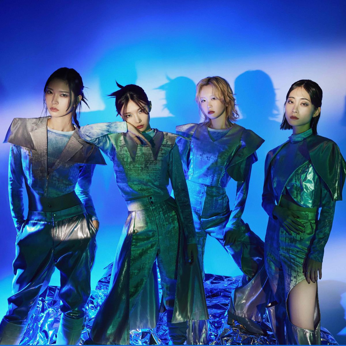 ExWHYZ、12月27日に開催したツアーファイナルより「ドラマ」ライブ映像