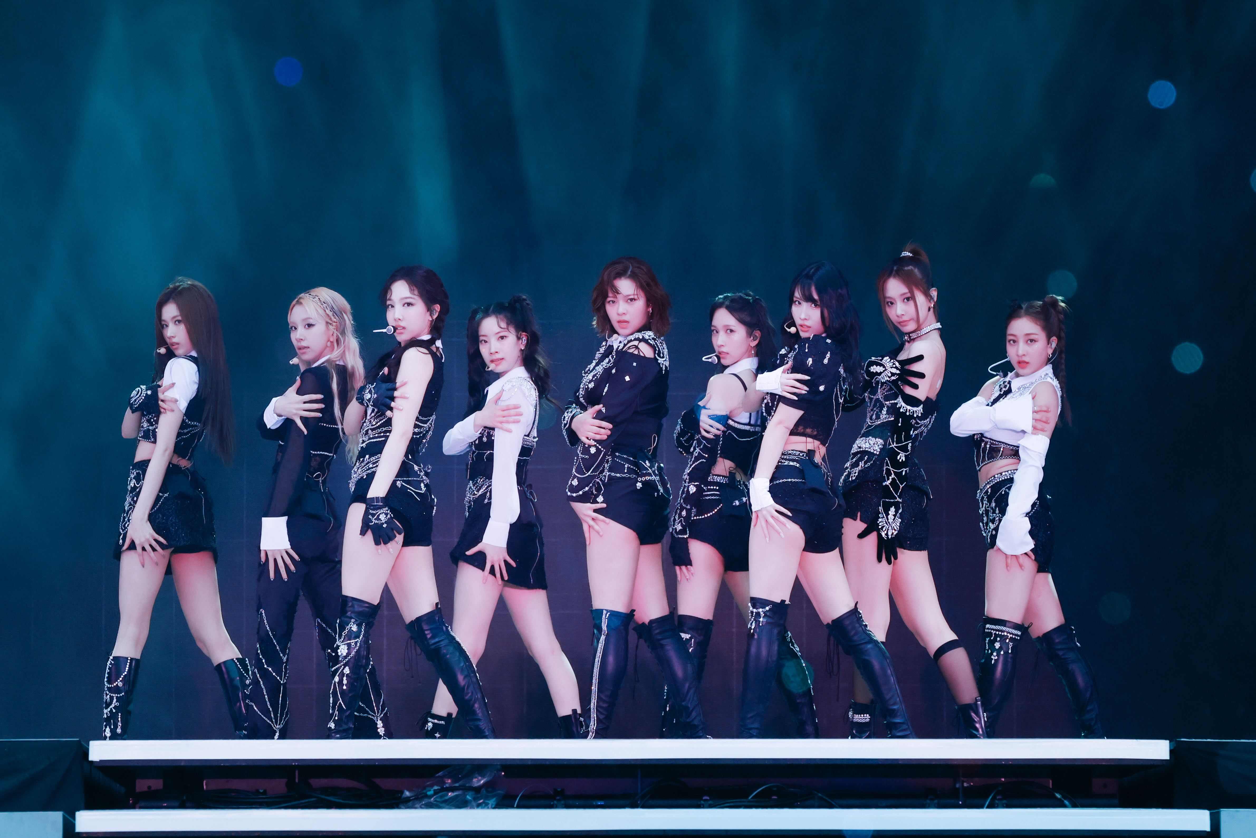 TWICE 5TH WORLD TOUR'READY TO BE'in JAP… 特価商品 - ミュージック